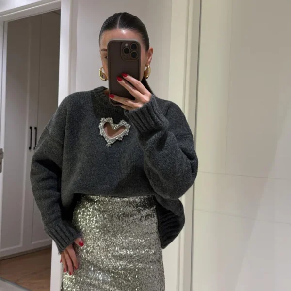 Round Neck Diamond Hollowed Studded Heart-shaped Long Sleeved Pullover Women's Solid Color Leisurely Fashion Style Party Sweater - Image 2