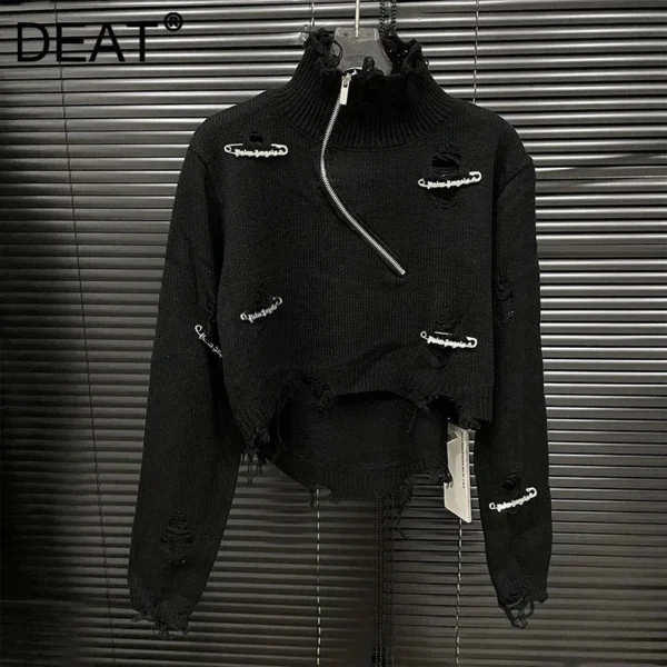 DEAT 2024 Autumn New Fashion Women's Pin Decorative Short Sweater Solid Color Turtleneck Hole Design Knitted Top Female 11A0698