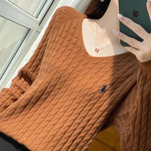 2024 Autumn and Winter New V-neck Casual Knitted Pure Wool Fashion Versatile Woolen Sweater Shows Thinning - Image 6